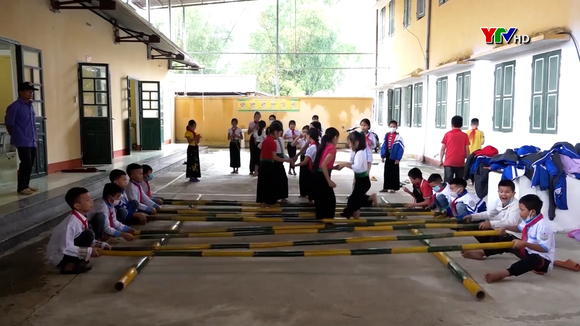 100% trường học tại thị xã Nghĩa Lộ xây dựng mô hình “Trường học hạnh phúc”