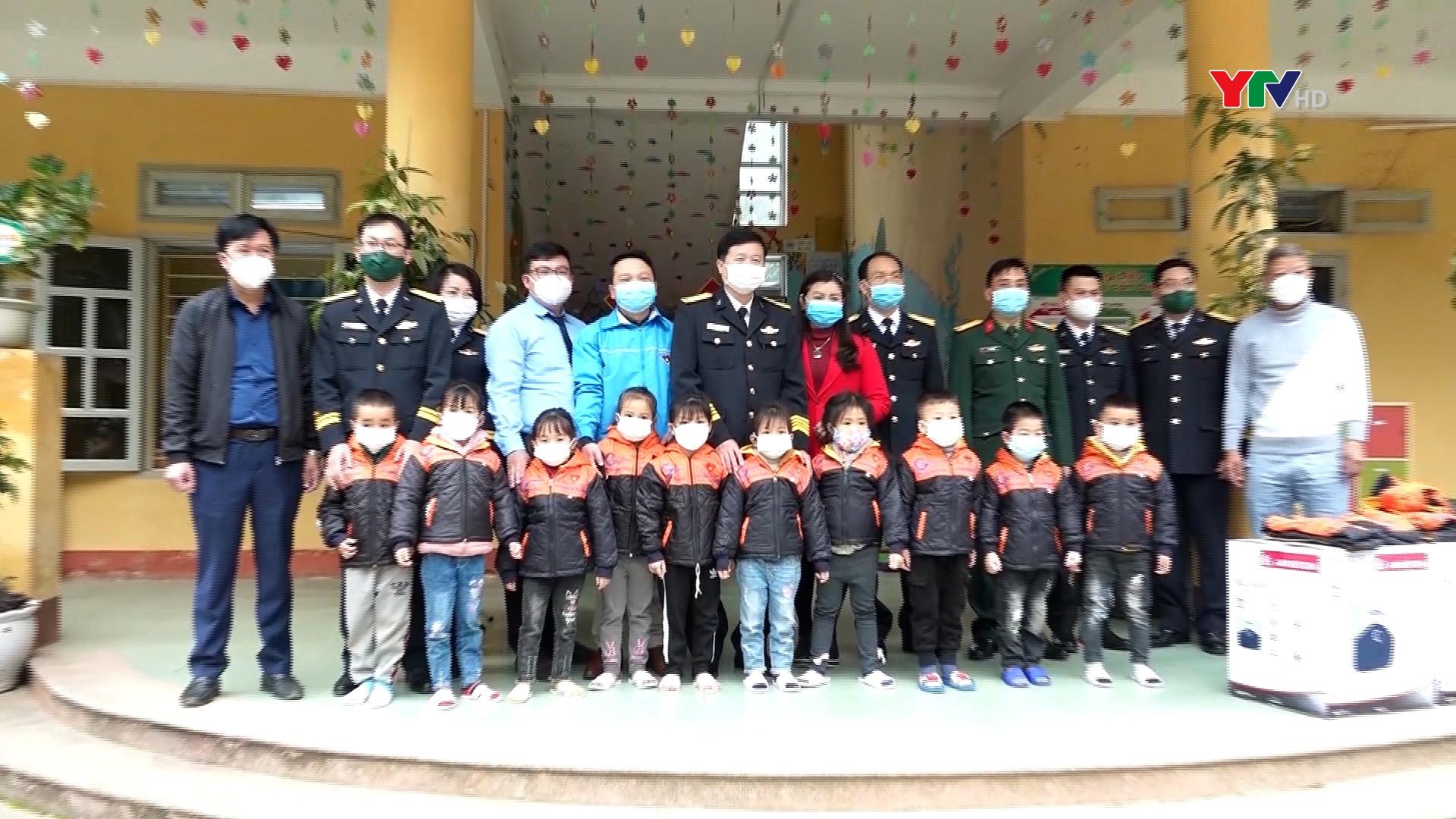 Chương trình “Xuân yêu thương hải đảo - Tết ấm tình quân dân” tại huyện Văn Yên