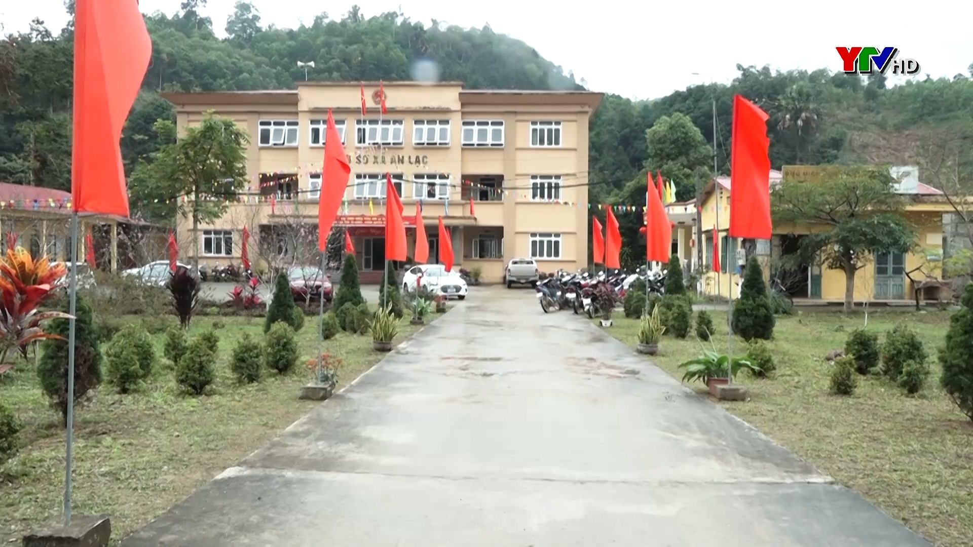 An Lạc cán đích nông thôn mới