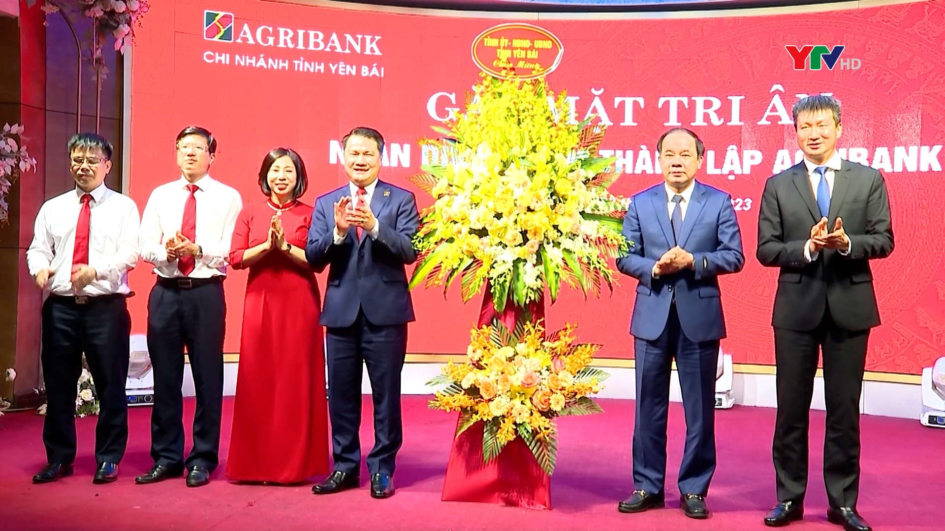 Agribank Chi nhánh tỉnh Yên Bái gặp mặt, tri ân khách hàng