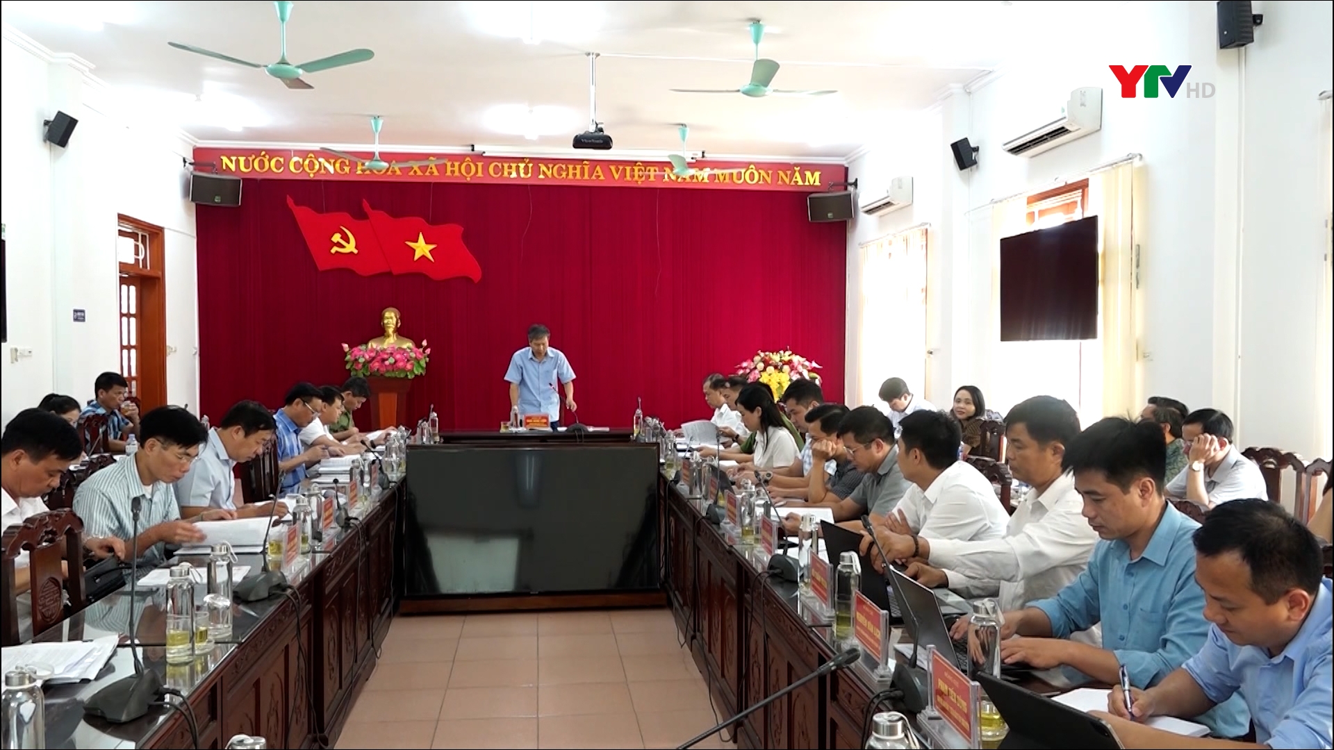 Kiểm tra, đánh giá kết quả thực hiện Chương trình xây dựng NTM tại huyện Yên Bình và Văn Chấn