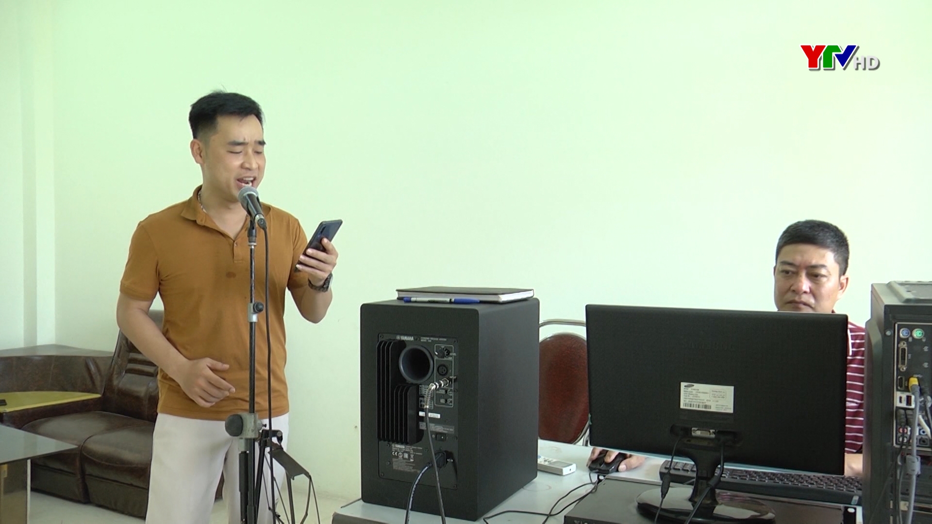Bùi Mạnh Tín với niềm đam mê ca hát