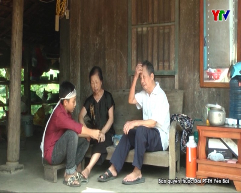 Cần lắm sự sẻ chia với hai anh em mồ côi cha, mẹ