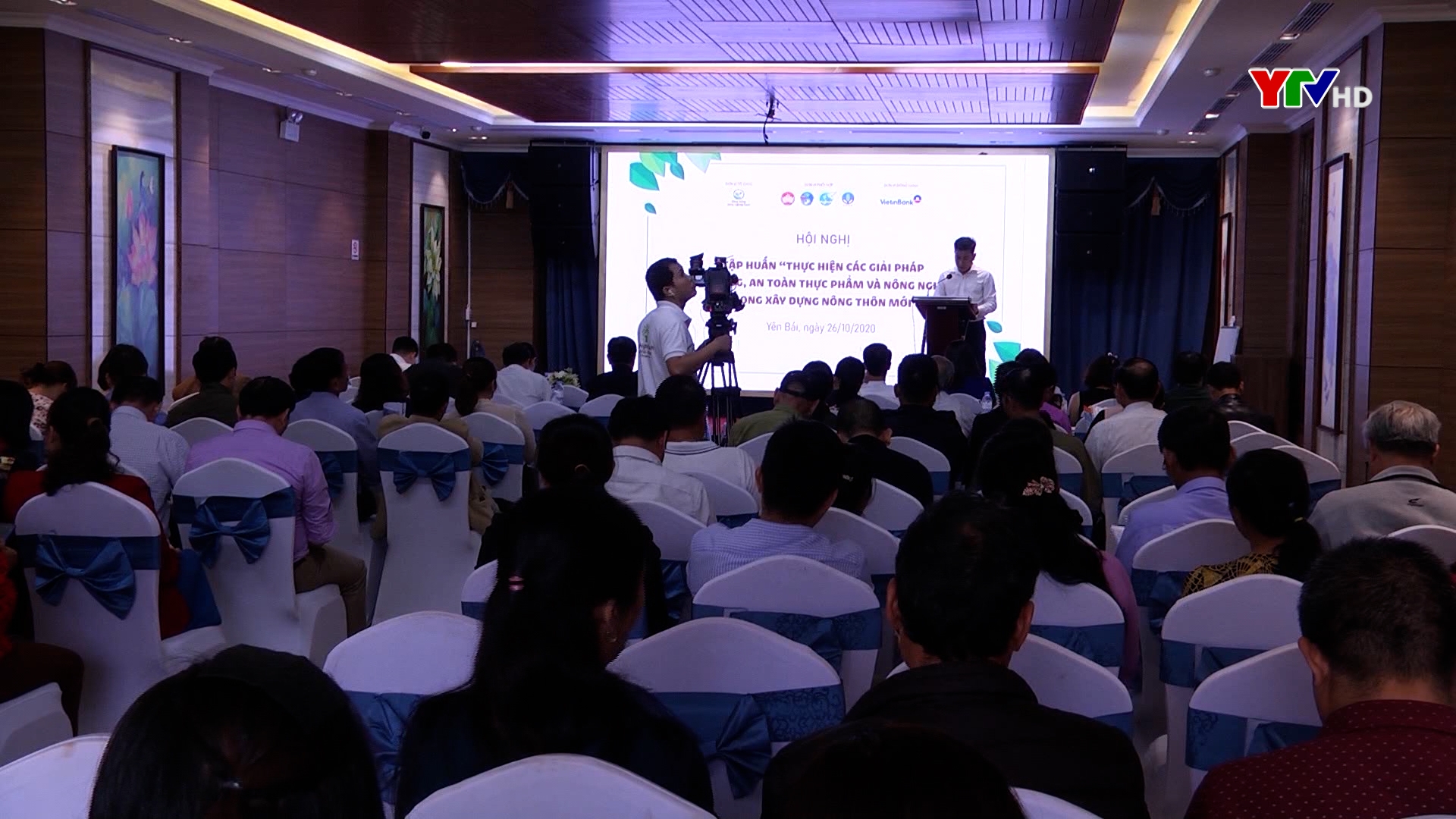 Tập huấn “Thực hiện các giải pháp về môi trường, an toàn thực phẩm và nông nghiệp sạch”.