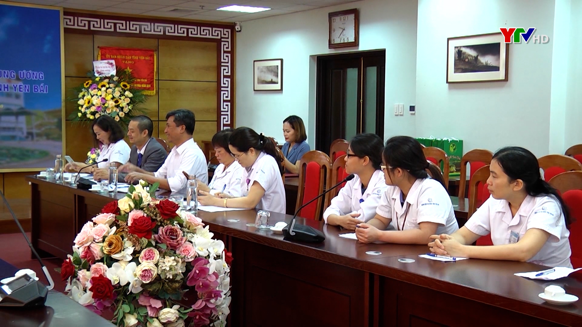 Đoàn công tác của Viện Huyết học - Truyền máu Trung ương làm việc với Bệnh viện đa khoa tỉnh