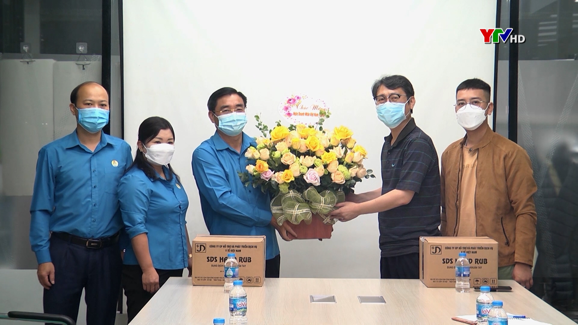 Liên đoàn lao động tỉnh chúc mừng các doanh nghiệp trên địa bàn thành phố Yên Bái