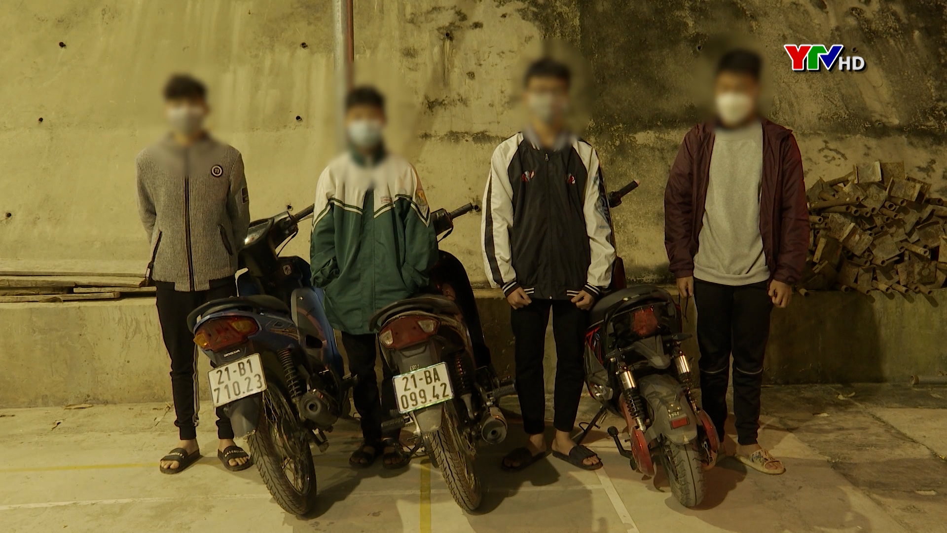 Triệu tập nhóm thiếu niên về hành vi cố ý làm hư hỏng xe ô tô của nhiều hộ dân tại TP Yên Bái